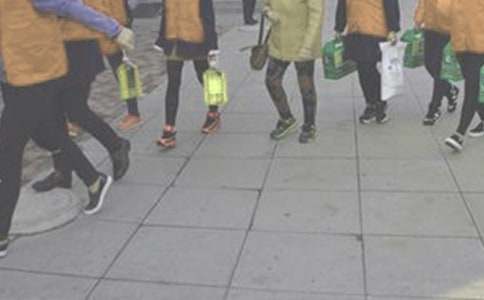 小班教案《送礼物》(通用19篇)