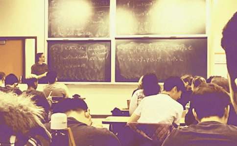 ����ѡ��������Խ̰�����ѧ��˼�������µ�С���á�