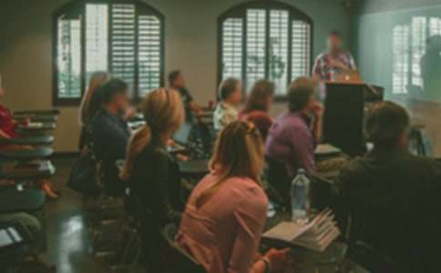 ��ý���ѧ��ѵ�ĵ�