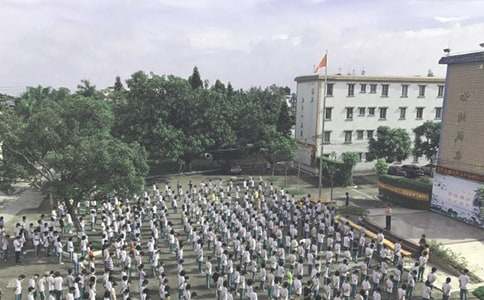 ���ɢѧ����У��������