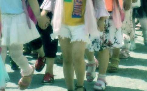 实用的小学生老鹰捉小鸡作文五篇