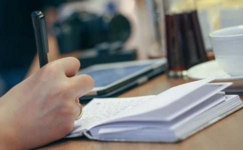 �����������е�����300����ƪ